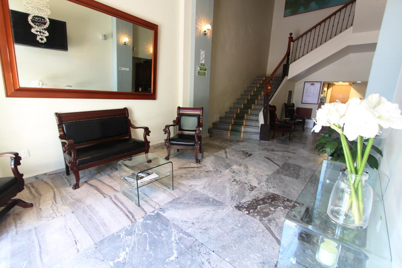 Hotel Plaza Querétaro Esterno foto